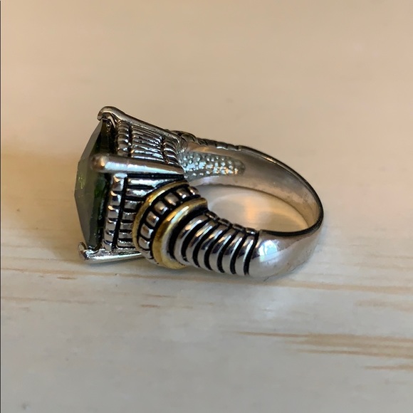 Ring - Picture 2 of 4
